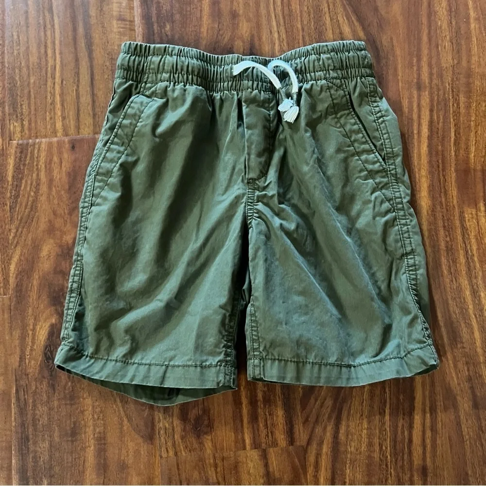 Gap Kids Relaxed Pull-on Shorts Olive Green size small (6-7)